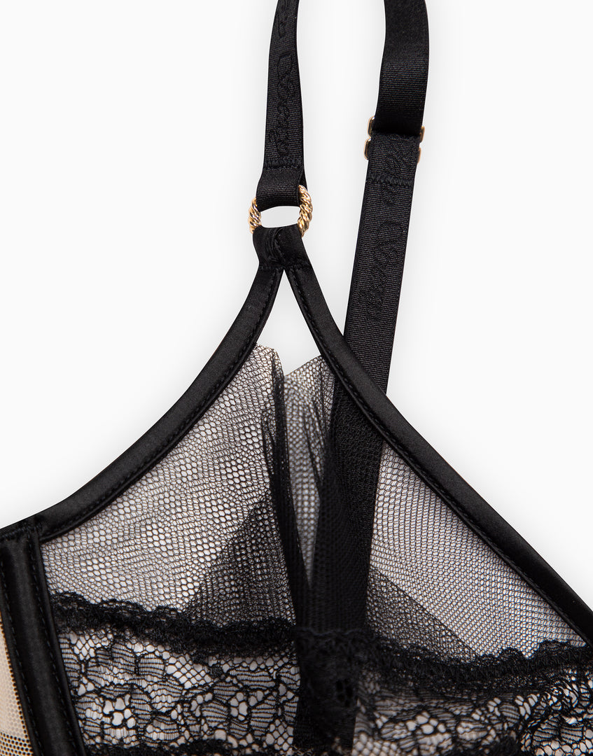 https://onwavecloud.it/incantoitaly/foto/pic_cd11877_1287_nero_nude_5.jpg